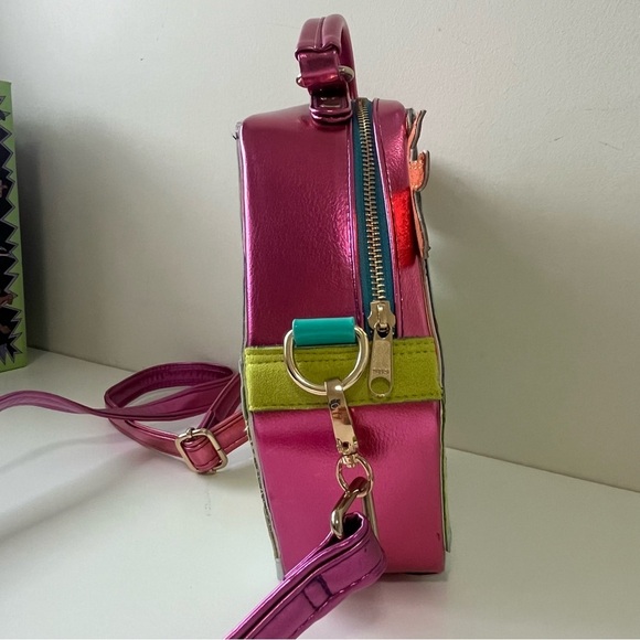 Irregular Choice Scooby Doo Mystery Machine Crossbody Bag W/LIGHT UP HEADLIGHTS - Picture 7 of 13